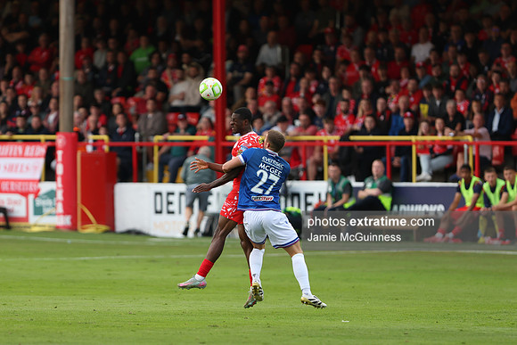 Shelbourne FC vs Linfield FC-8