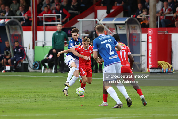 Shelbourne FC vs Linfield FC-11