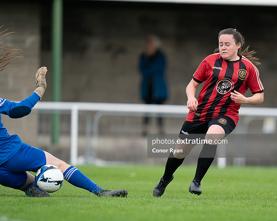 Aoife Robinson Bohemian WFC goes close v Cork City WFC