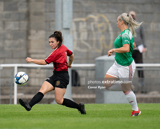 Abbie Brophy Bohemian WFC gets in a dangerous cross