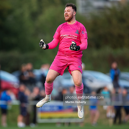 St Mochtas v Finglas United 000051
