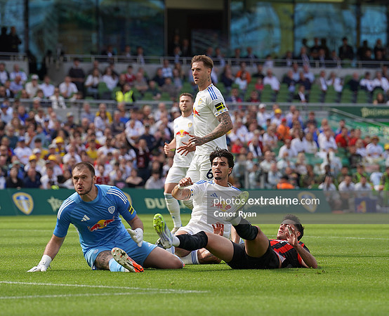 AC Milan v Leeds United 00057